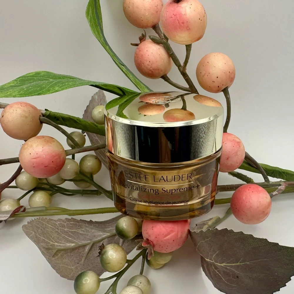 Estée Lauder Revitalizing Supreme+ Moisturizer
Youth Power Creme Full Size ~ New - Picture 5 of 16